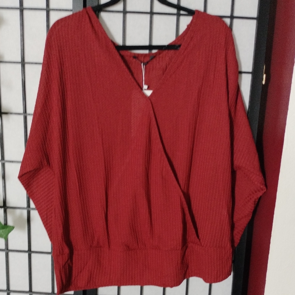 BloomChic Rust Red V-Neck Waffle Knit Pullover